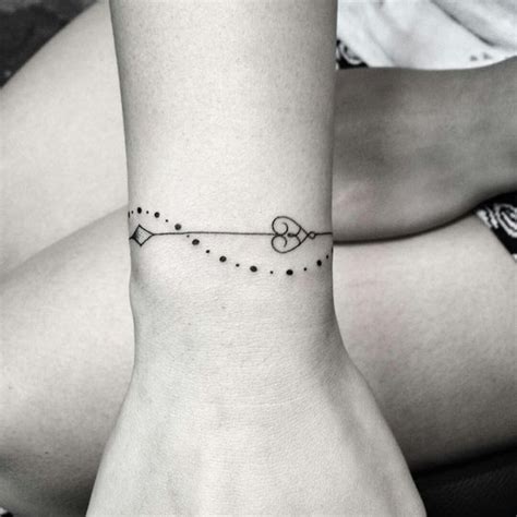 Bracciale Tatuaggio Braccio Femminile Futatuaggio