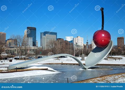 Spoonbridge and Cherry in Minneapolis Editorial Image - Image of country, largest: 115061910