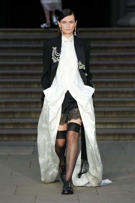 Top Spring 2025 Trends: Lingerie [PHOTOS]