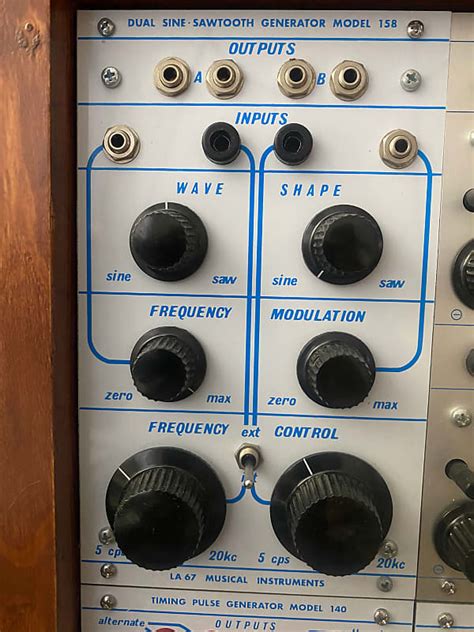 La Dual Model A Sine Sawtooth Generator White Reverb