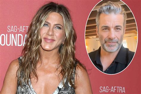 Inside Jennifer Aniston’s Romance With Hot Hypnotist Jim Curtis