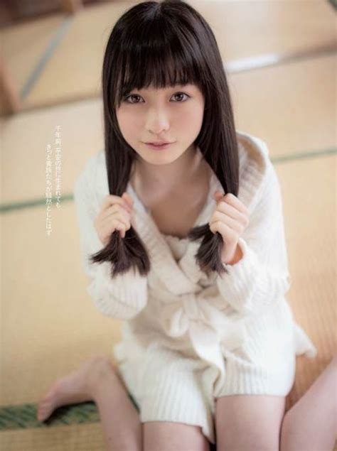 Hot girl xứ Hoa Anh đào tung bộ ảnh thiên sứ