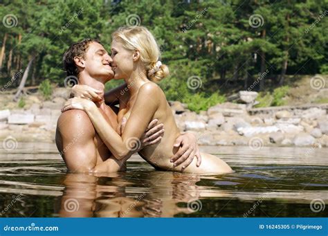 Beach Couple Kissing Naked Sex Pictures Pass