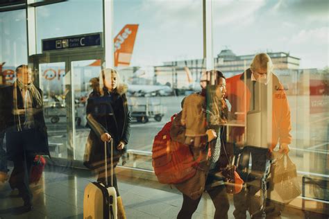 images gratuites gens en volant aeroport vacances avion