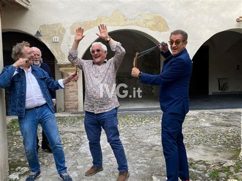 Fionda Ezio Greggio E Enzo Iacchetti Ad Albenga Onorati Di