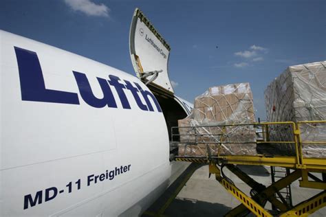 ACE: Lufthansa Cargo offers real time tracking with liveSensor - Air ...