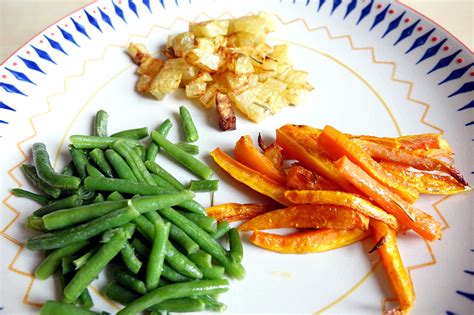 Accompagnement De Pommes De Terre Carottes Et Haricots Verts Au Four