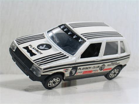 Fiat Uno Playboy Bianco E Nero Mattel Hot Wheels
