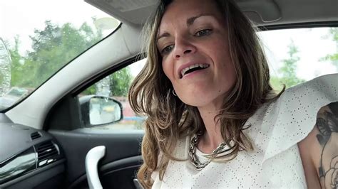 Ich Ficke Eine Milf Auf Einem Parkplatz Und Sie Schluckt Mein Sperma Xhamster