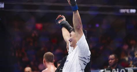 UFC 최두호, 랜드웨어에 TKO 승…8년 만에 2연승