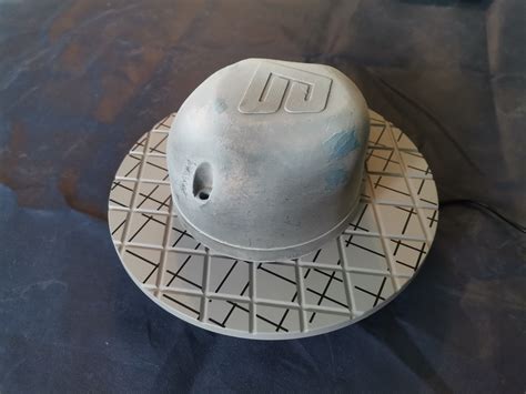 Крышка катушки зажигания для мото-двигателя.