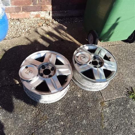 Renault Wheels 2 In Dy8 Dudley Für 20 00 £ Zum Verkauf Shpock De