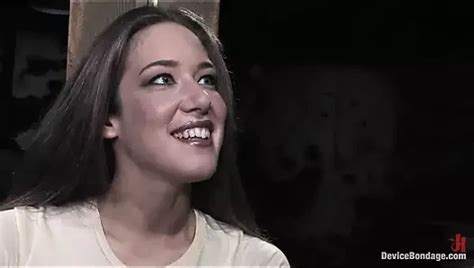 Babe Mit Verbundenen Augen Um Bbc Schwanzlutschen Zu Berraschen Xhamster