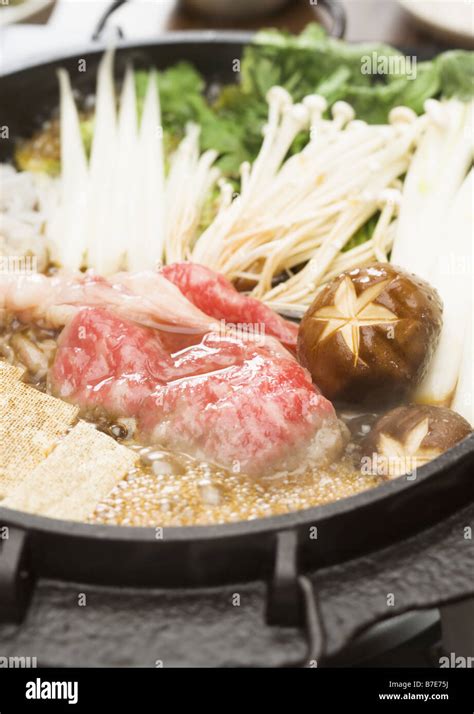 Japanese Style Pot Sukiyaki Hi Res Stock Photography And Images Alamy