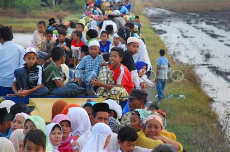 ANTRIAN ZAKAT ANTARA Foto