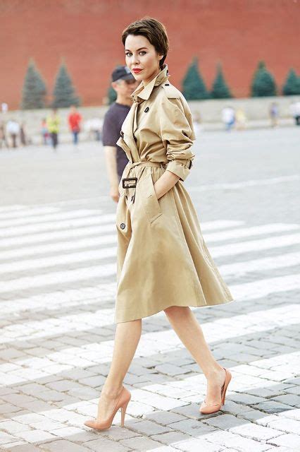 Picture Of Perfect Fall Outfits With Nude Trench Coat 2