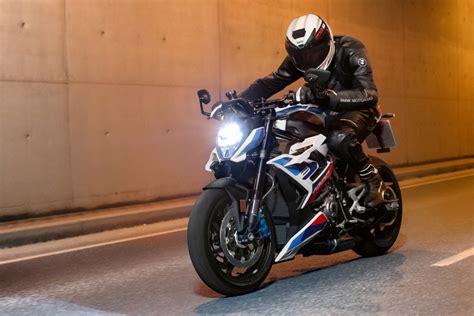 BMWs Highest Peak Naked Model M 1000 R Reservations Now Open For Sales In Japan Webike
