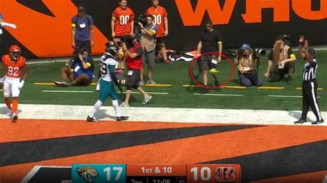 Sahaya dildo fırlattılar