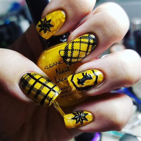 Hufflepuff Nails Harry Potter Nails Nail Designs Harry Potter Nail Art