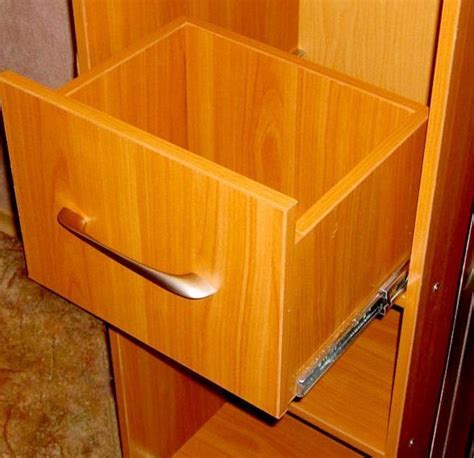 Как сделать выдвижные ящики в шкафу: необходимые инструменты и ...