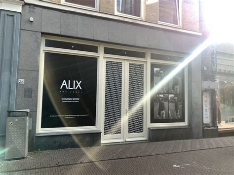 Het Hippe Modemerk Alix The Label Opent Een Nieuwe Winkel Aan De