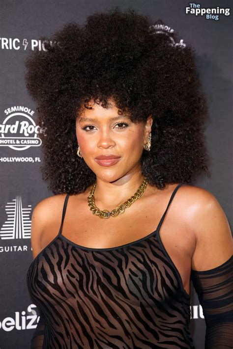 Anggie Bryan Flashes Her Nude Boobs At The Sports Illustrated Swimsuit Island Event Photos