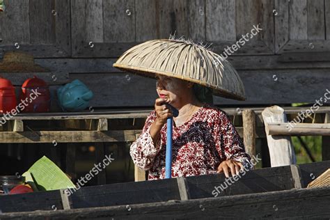 Floating Market Near Banjarmasin Southkalimantan Borneo Editorial Stock ...