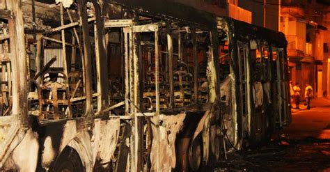 Ônibus incendiados em São Paulo em 2014 Fotos UOL Notícias