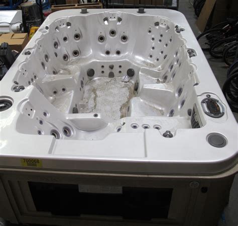 Coast Spas Person Hot Tub Property Room