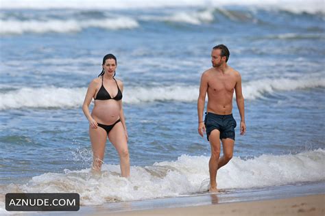 Anne Hathaway In A Bikini With Adam Shulmanin Hawaii AZNude