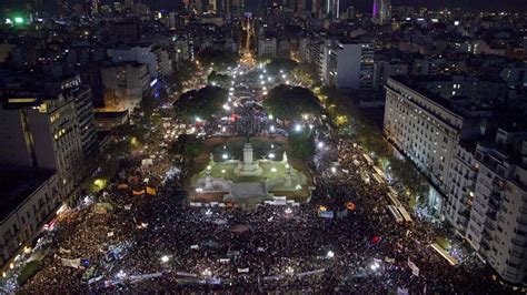 Niunamenos Una Multitud Marchó En El Congreso Y En Distintos Puntos