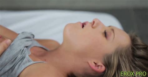 Mischievous Blonde Bailey Bae Gets Wild Gash Ride Bailey Ryder