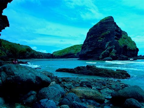 Piha Beach North Island Nz 2002 Photo Taken By Abbey Larsen New Zealand Beach Beach Local