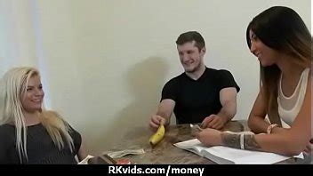 Desesperada Desnuda En P Blico Y Folla Para Pagar El Alquiler Xvideos