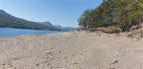 Plage naturiste gay au lac de Serre Poncon Guide Gay Prunières