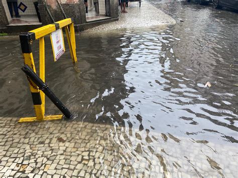 Chuva Causa Alagamentos No Centro Do Rio Di Rio Do Rio De Janeiro