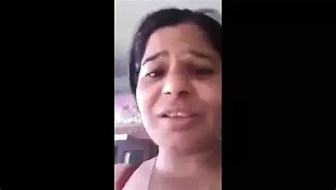 Exclusive Horny Mature Bhabhi Showing Her Bo Free Porn B Xhamster