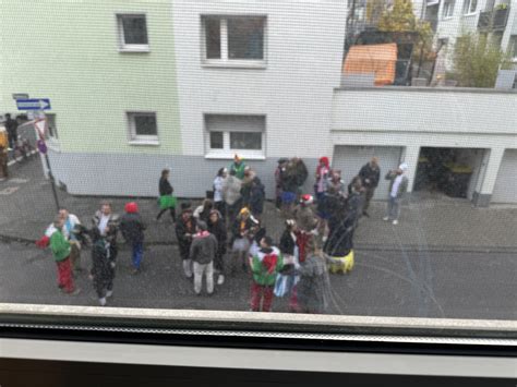 11.11. in Köln - aus der Perspektive einer Anwohner-Mama - LÄCHELN UND ...