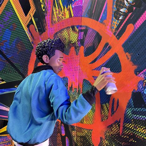 Hot Toys Explore The Spider Verse Spider Man Miles Morales