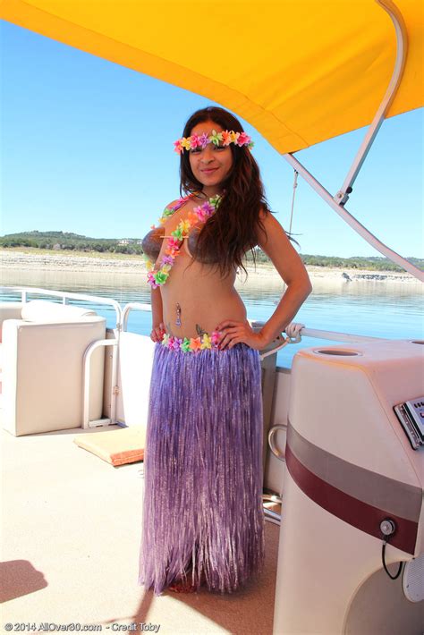 Vera Waang Shows Her Mature Stuff At The Beach Porn Pictures XXX Photos Sex Images