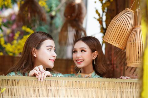 Di N O P V Ng Hot Girl Lai T Y Khi N Ng I Xem Mu N N Th