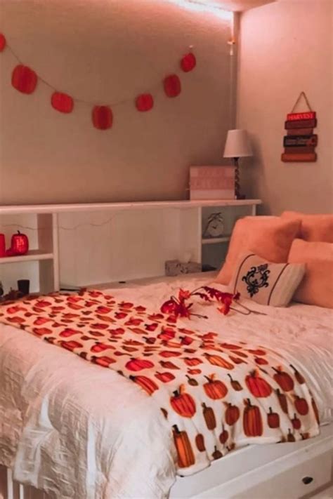 12 Cute And Easy Ways To Decorate Your College Dorm For Fall Fall