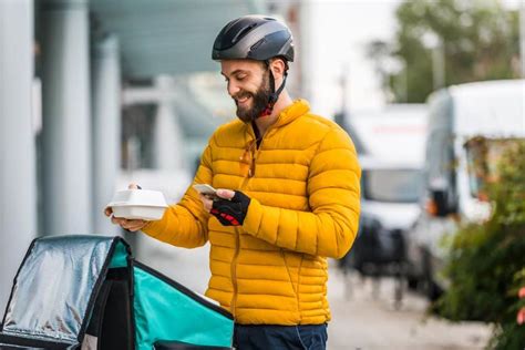 Deliveroo Vs Uber Eats Which Is Better For Your Restaurant In Uk