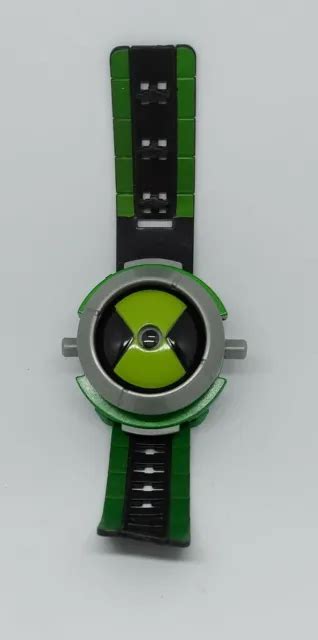 MONTRE PROJECTEUR BANDAI Ben 10 Ten Tennyson Omnitrix Illuminator