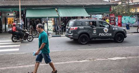 Pm à Paisana Reage A Assalto A Lojas Americanas No Guarujá E Atira