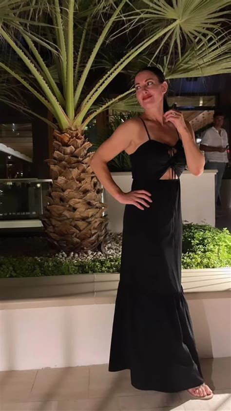 Gb News Star Kirsty Gallacher Wows Fans As She Strips Totally Naked For Luxe Me Time Daily Star