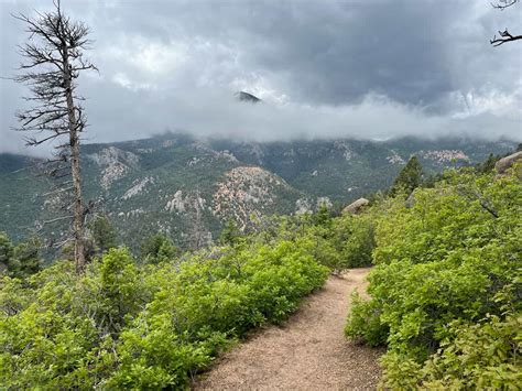 Hiking up the Manitou Incline Colorado 2024 – What to Know - Dreams in ...