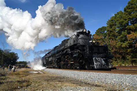 Big Boy etiquette: How to see Union Pacific Big Boy 4014 safely - Trains