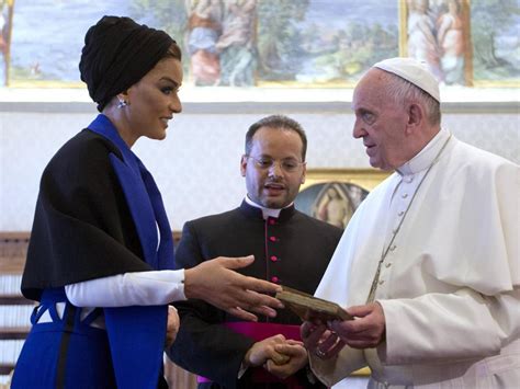 Shaykha Moza Bint Nasser Chi è Linfluencer Sceicca Al Royal Wedding Giordano Il Giornale