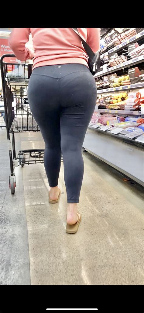 Latina Blonde Chick With All The Curves Oc Spandex Leggings Yoga Pants Forum